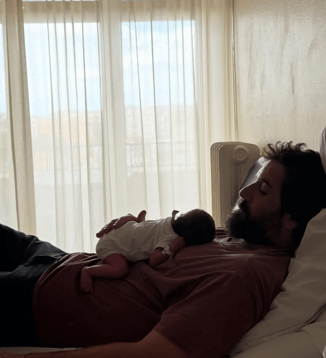 Tommaso Paradiso è diventato papà: "Benvenuta in questo pazzo mondo"