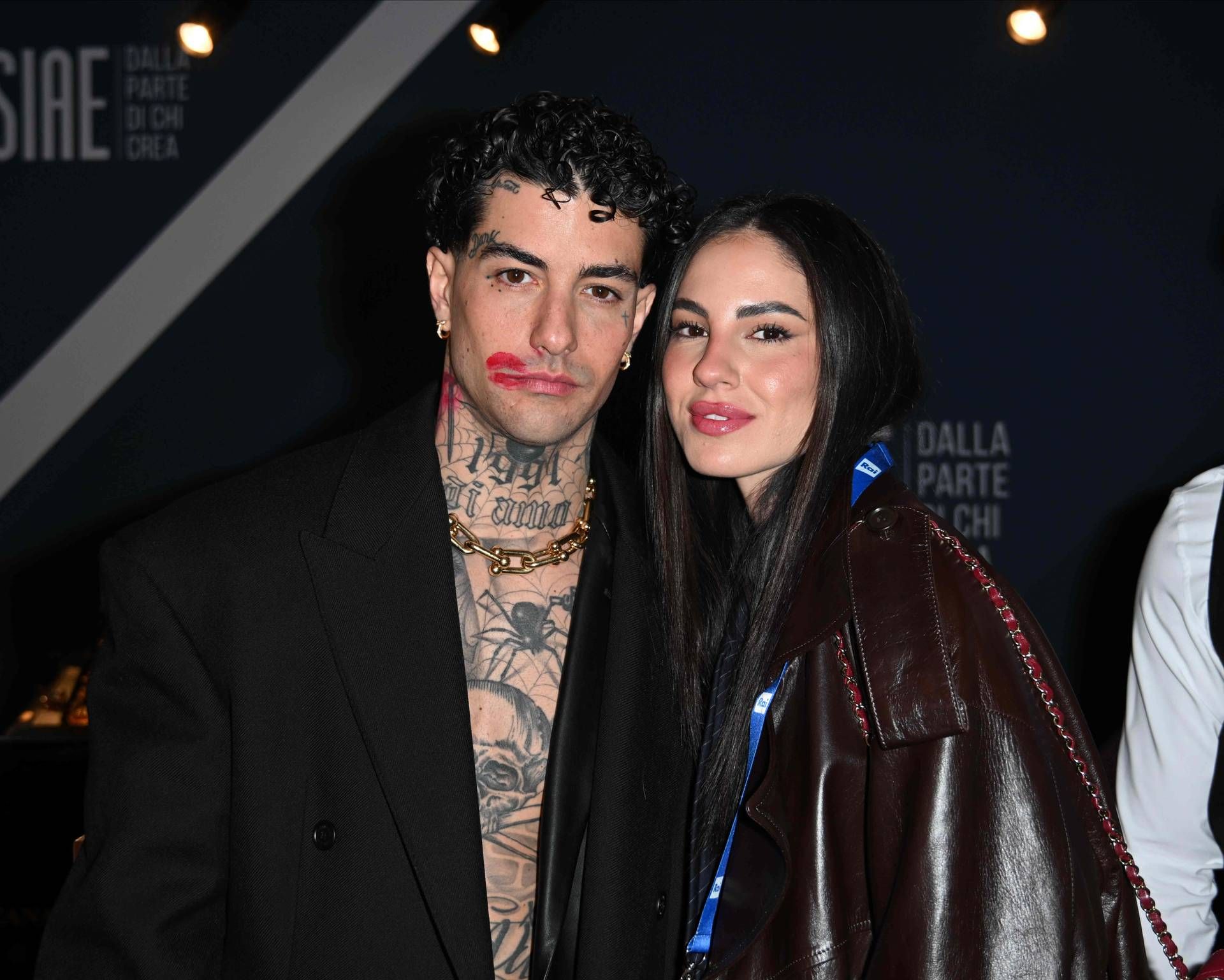Tony Effe compie 34 anni, Giulia De Lellis: "Auguri amore della mia vita"