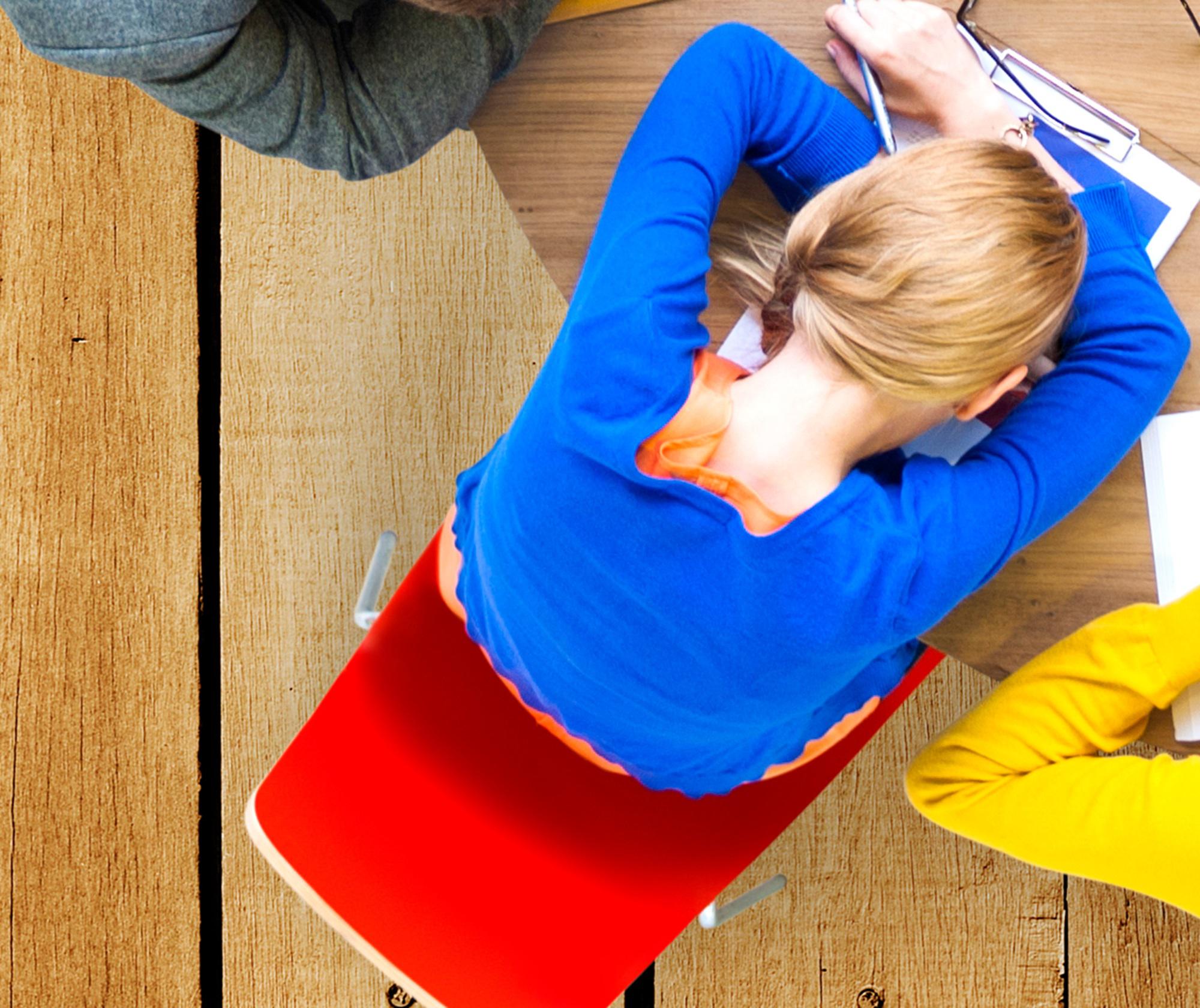 Torino, 13enne dorme in classe: "Di notte papà vuole uccidere mamma"
