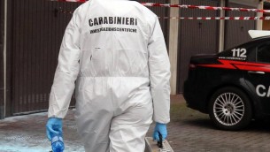 Torino, coppia trovata morta in casa: omicidio-suicidio tra le ipotesi