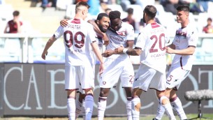 Torino-Salernitana 1-1, gol di Vilhena e Sanabria