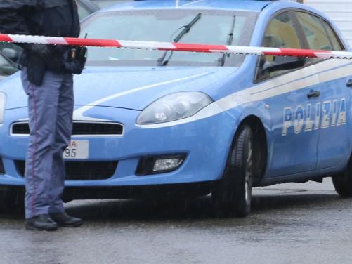 Torino, scoperto cadavere nel bagagliaio di un suv