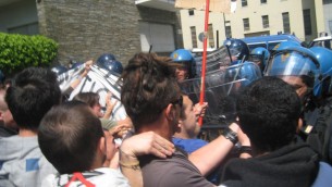 Torino, tensioni a corteo pro-Palestina: scontri e feriti