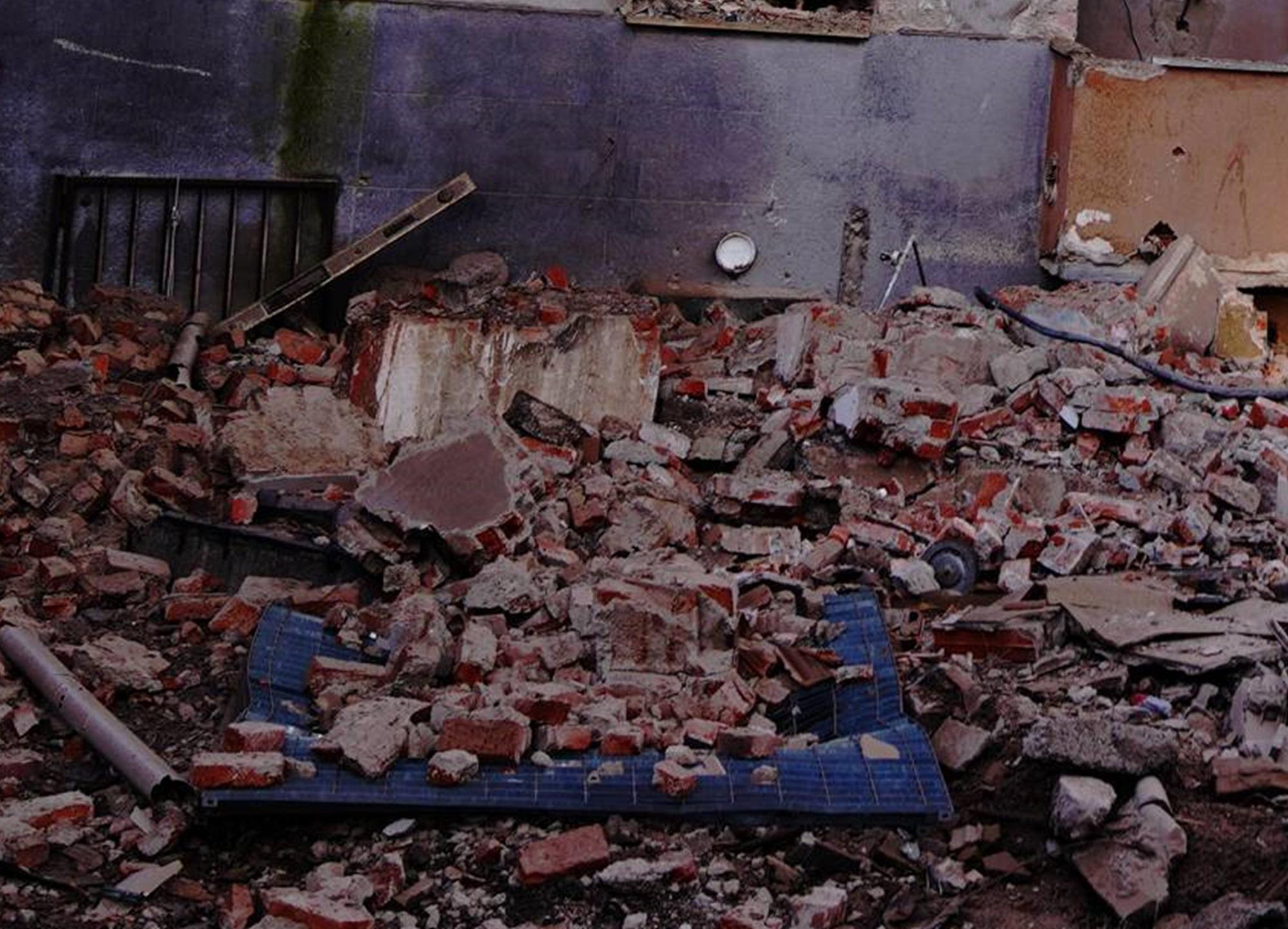 Torna dalle vacanze e trova la sua casa demolita: "Hanno sbagliato indirizzo"