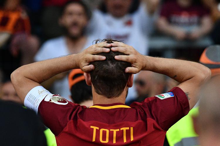 Totti: "Con Ilary vorrei trovare equilibrio
