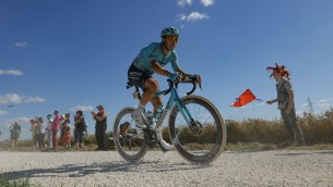 Tour de France, si ritira in corsa Lutsenko capitano dell'Astana