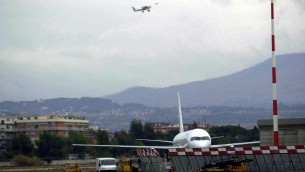 Traffico aereo sospeso a Ciampino, fiamme in locale tecnico