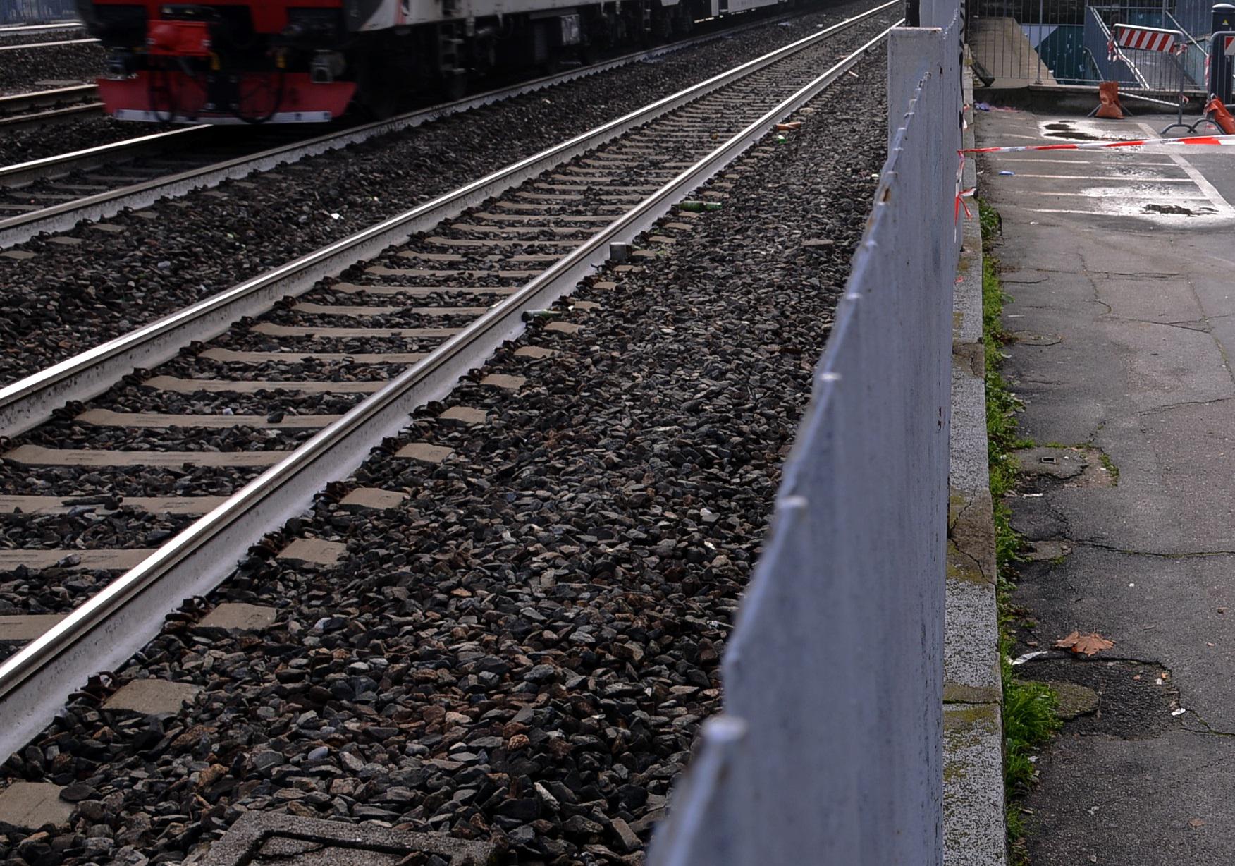 Treni, danneggiata nella notte linea ferroviaria Firenze-Roma
