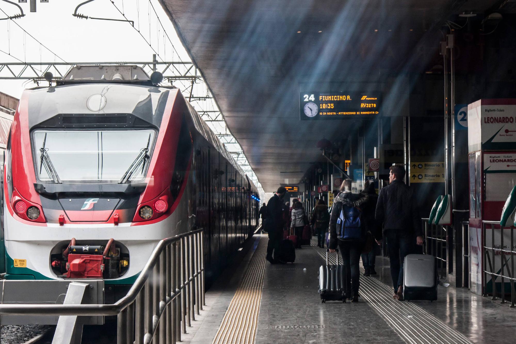 Trenitalia, sciopero venerdì 14 aprile: orari e modalità servizi garantiti