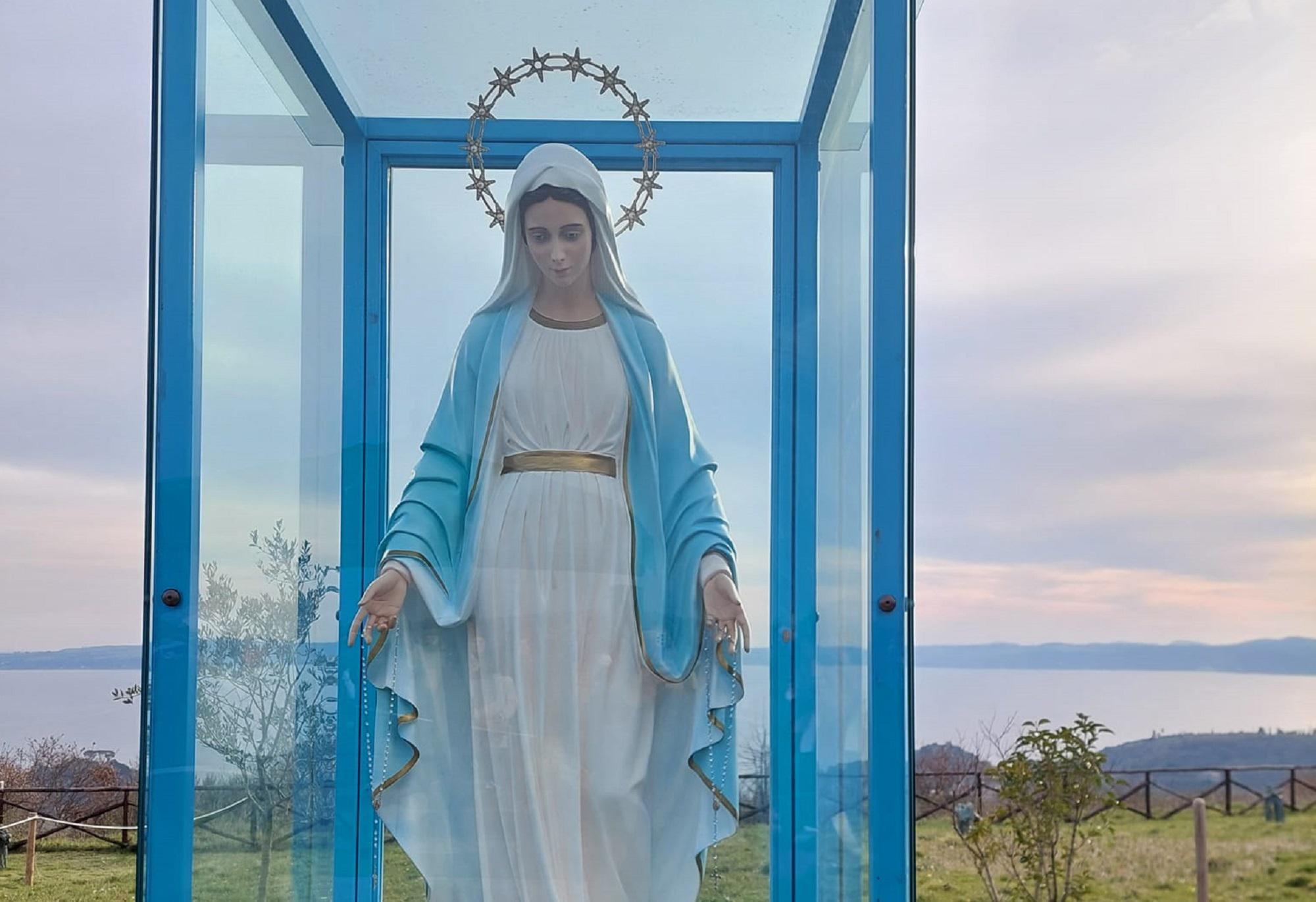 Trevignano, la Madonna piange sangue