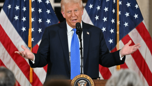 Trump annuncia dazi sulle importazioni di auto del 25%