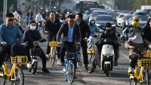 Trump congela dazi, super tariffe solo per la Cina: Pechino risponde