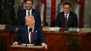 Trump, discorso al Congresso con show: "America è tornata"