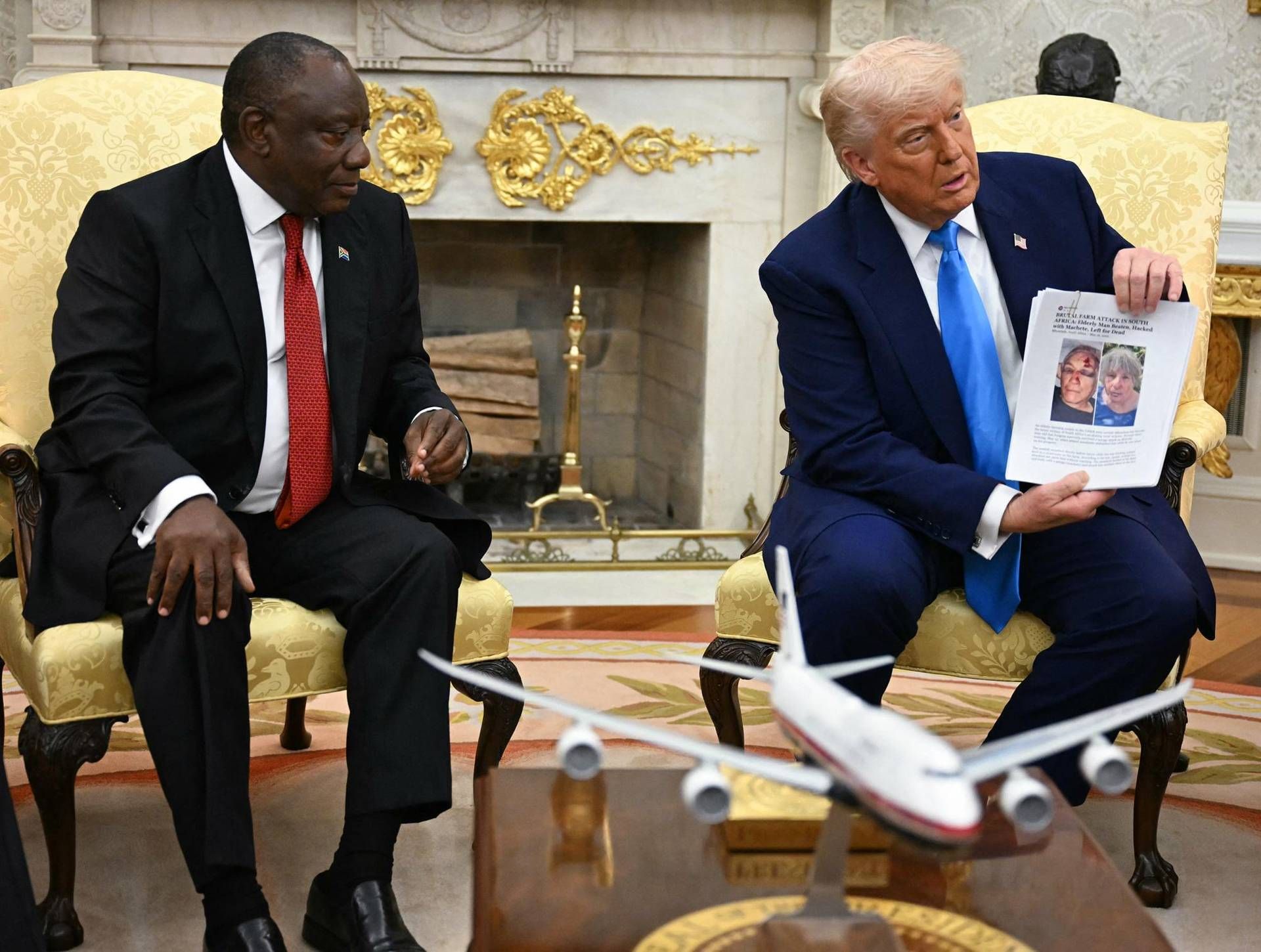 Trump e il "genocidio dei bianchi" in Sudafrica: agguato con video a presidente Ramaphosa