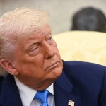 Trump e lo scontro con il giornalista: "Sei un idiota" - Video