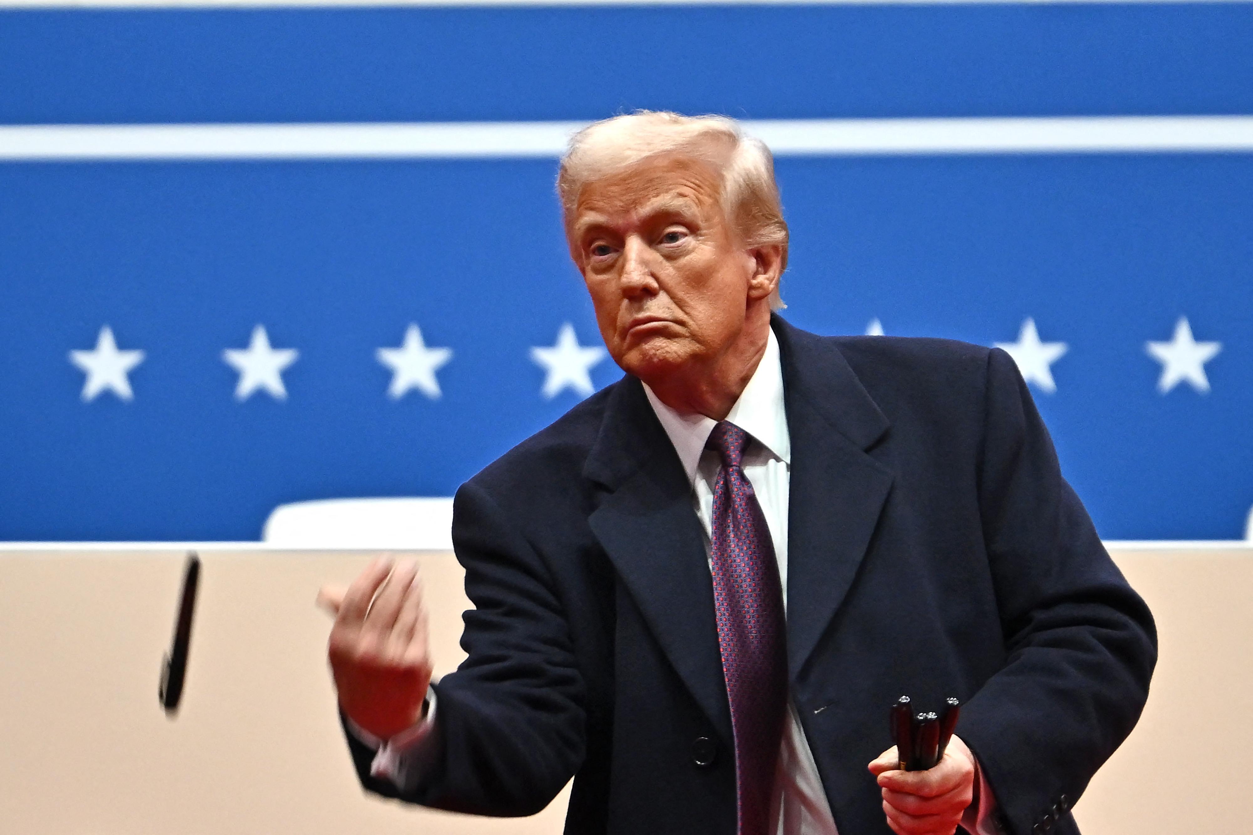 Trump, ecco il vero cerchio magico: dalla 'ragazza di ghiaccio' alla 'stampante umana'