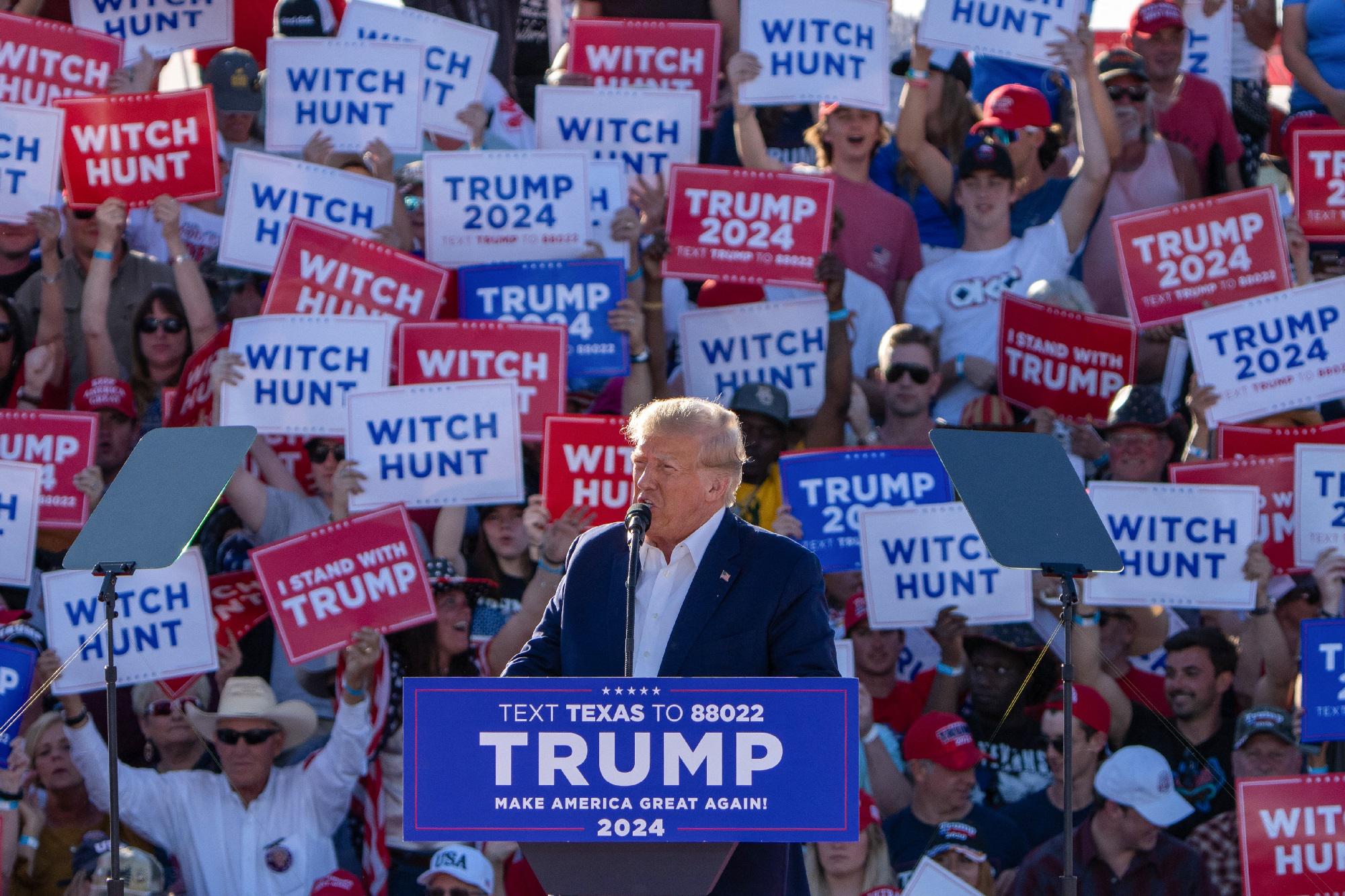 Trump: "Elezioni 2024 saranno battaglia finale"