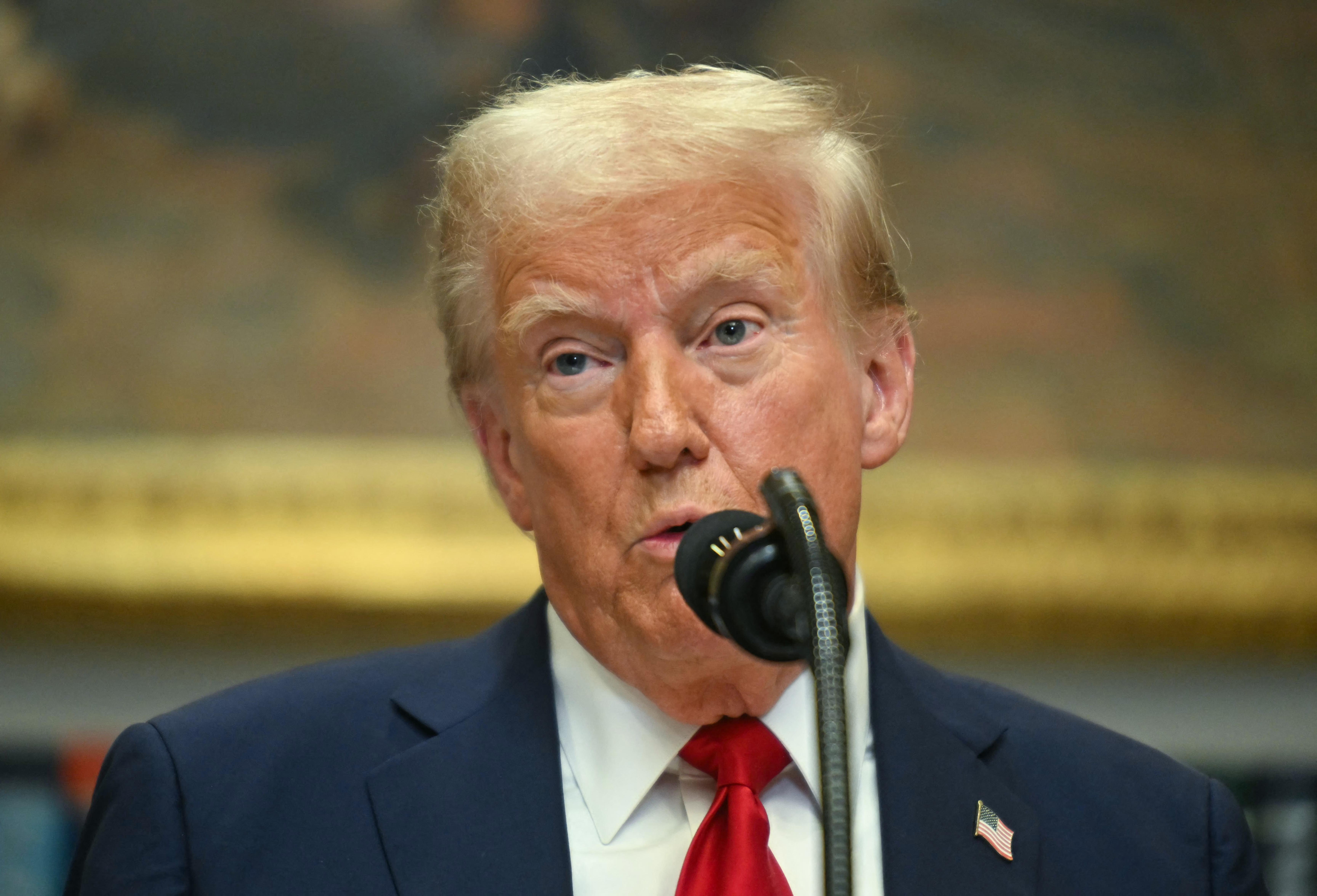 Trump, messaggio a Putin: "Stop alla guerra o altre sanzioni per Russia"