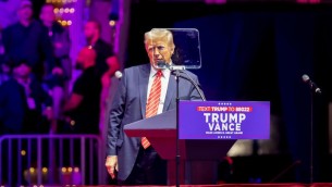 Trump, oggi 20 gennaio la cerimonia: la programmazione in tv di Rai, Mediaset e Sky