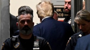 Trump sotto processo, non solo Stormy Daniels: ecco le accuse