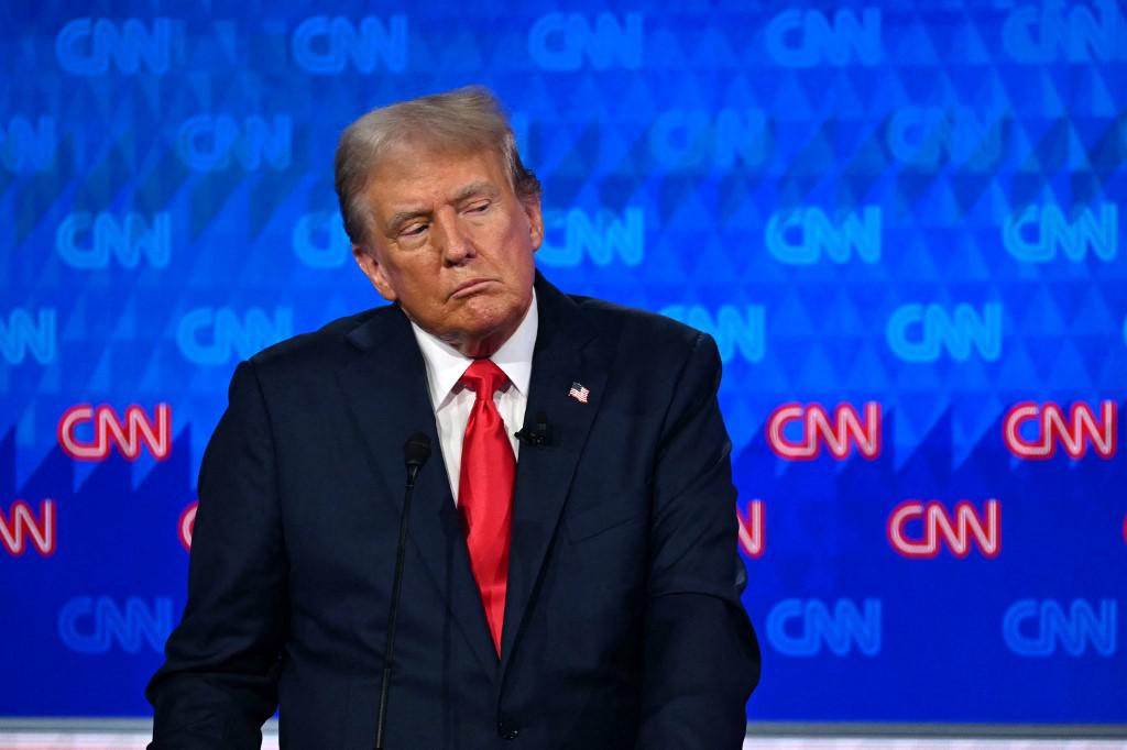 Trump 'vota' Biden: "Sarà il candidato democratico a novembre"