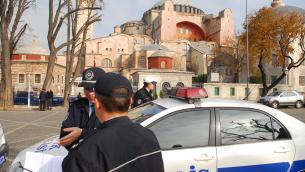 Turchia, arrestati 10 giornalisti di media pro-curdi