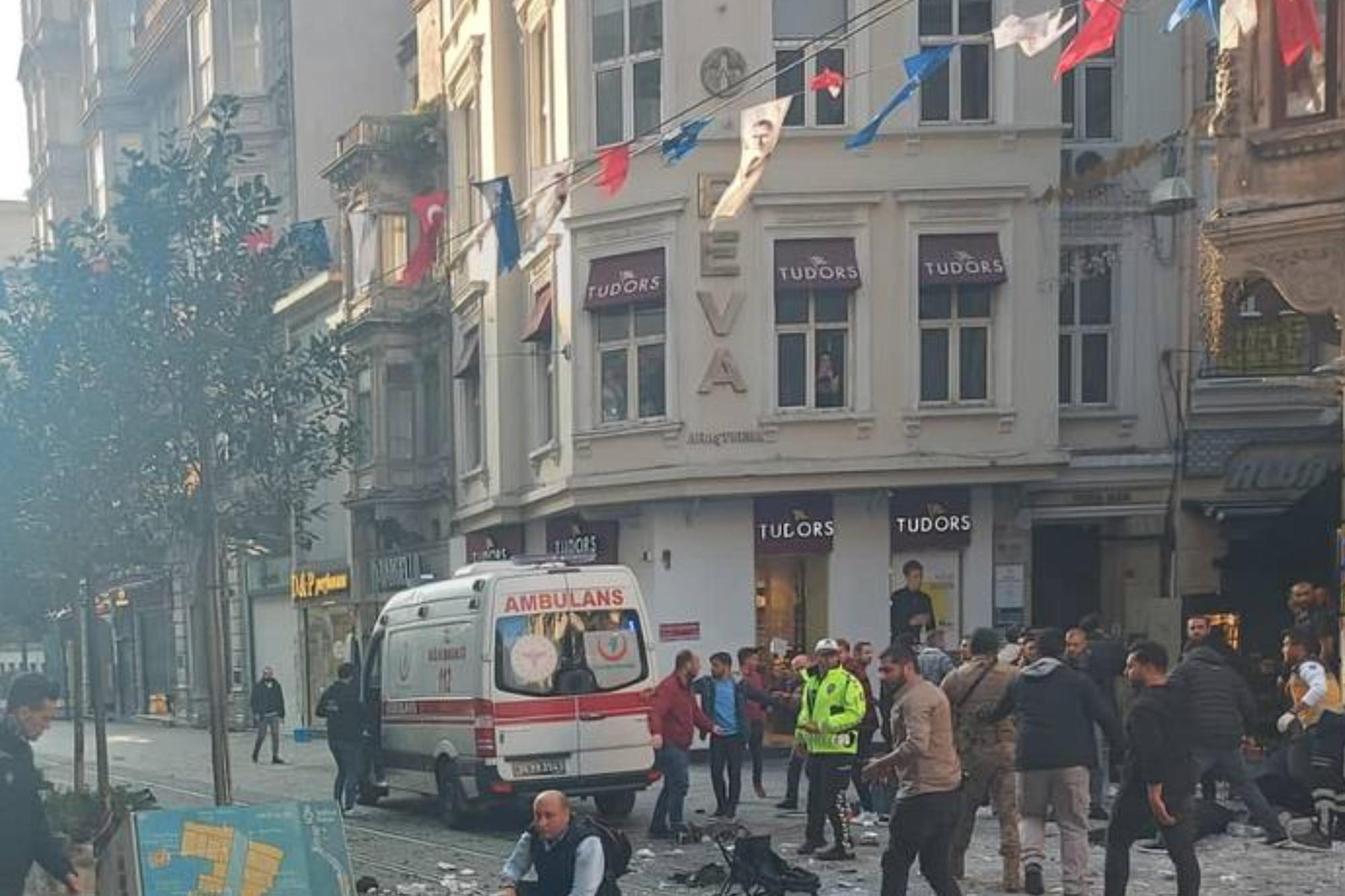 Turchia, esplosione nel centro di Istanbul: "Almeno 4 morti e 38 feriti" - Video