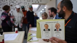 Turchia, oggi il ballottaggio: l'appello di Erdogan, la promessa di Kilicdaroglu