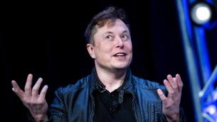 Twitter, Elon Musk presenta offerta rilevare il social