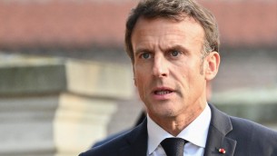 Twitter, Macron incontra Elon Musk: "Elimini contenuti estremisti"