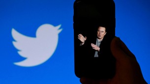 Twitter, Musk ha lanciato spunta blu a pagamento: 7,99 dollari al mese