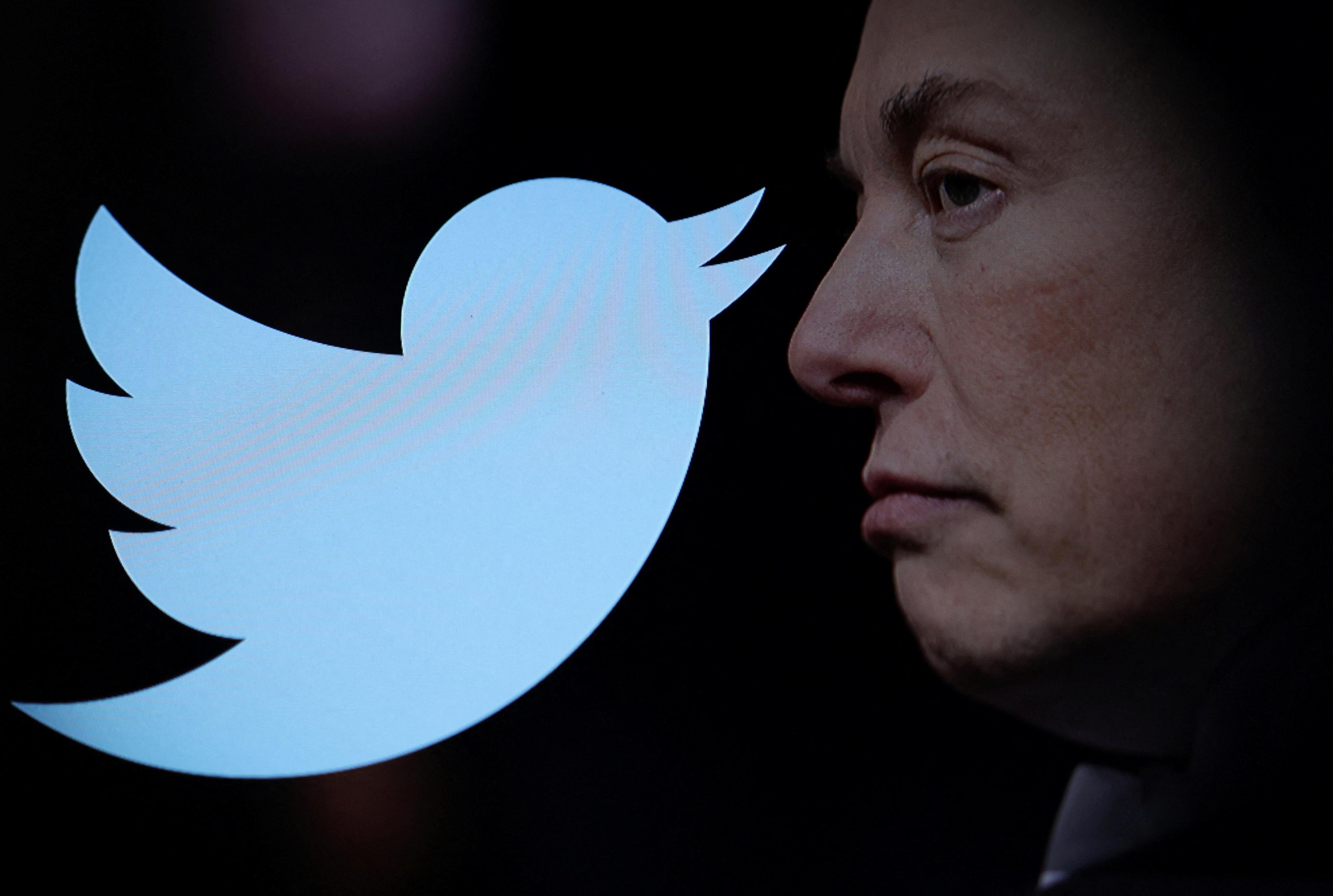 Twitter, Musk rivela: "Ha perso oltre la metà del suo valore"