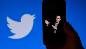 Twitter, Musk sospende account giornalisti accusati di 'doxxarlo'