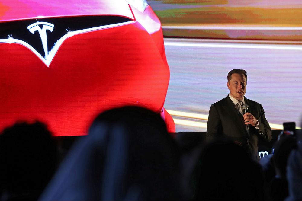 Twitter, per acquisizione Elon Musk vende 4,4 milioni di azioni Tesla