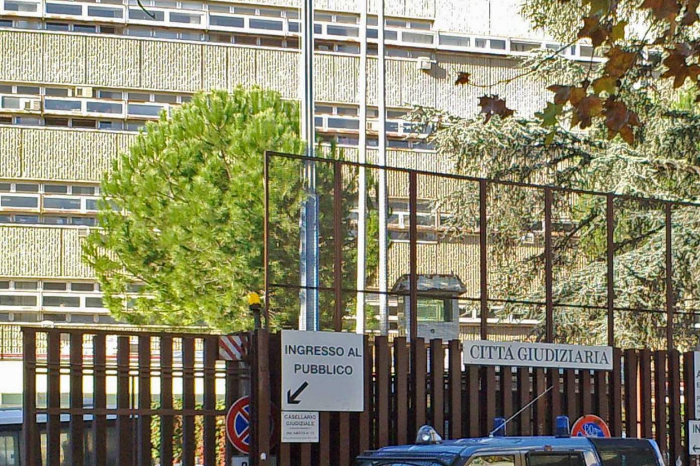 Uccise la moglie nel sonno, "totale incapacità di intendere e volere"