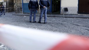 Ucciso e dato alle fiamme a Napoli, l'amico 16enne confessa: "Me lo hanno ordinato i grandi"