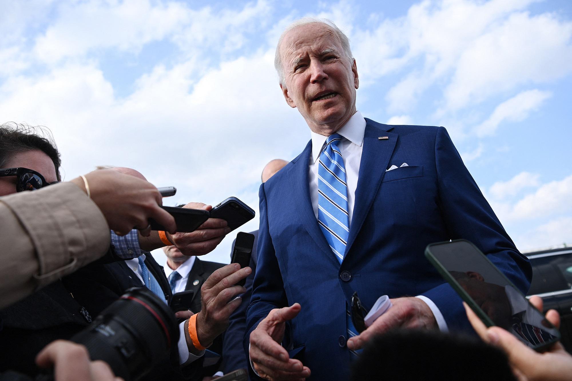 Ucraina, accuse di genocidio a Putin: Biden spiazza ancora