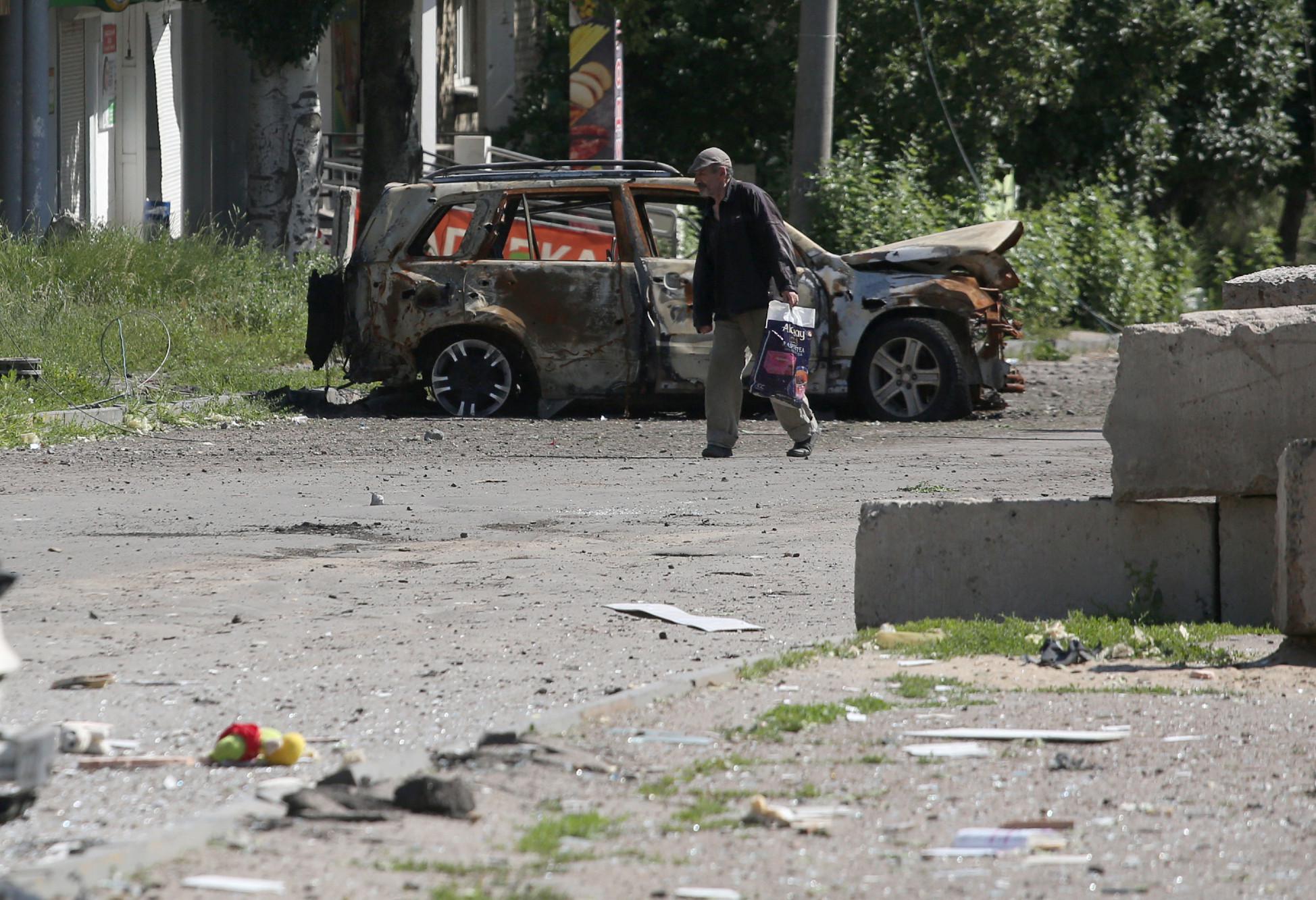 Ucraina, attacchi d'artiglieria a Severodonetsk