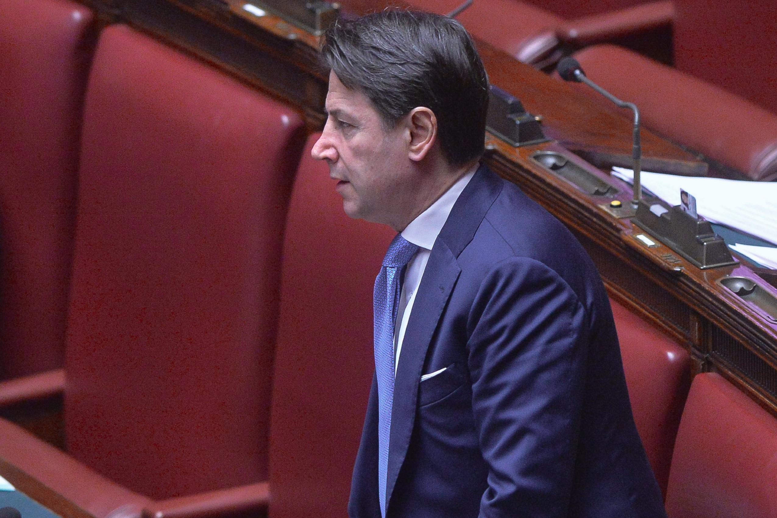 Ucraina, Conte a Crosetto: "Governo più che schierato con Nato è schienato"