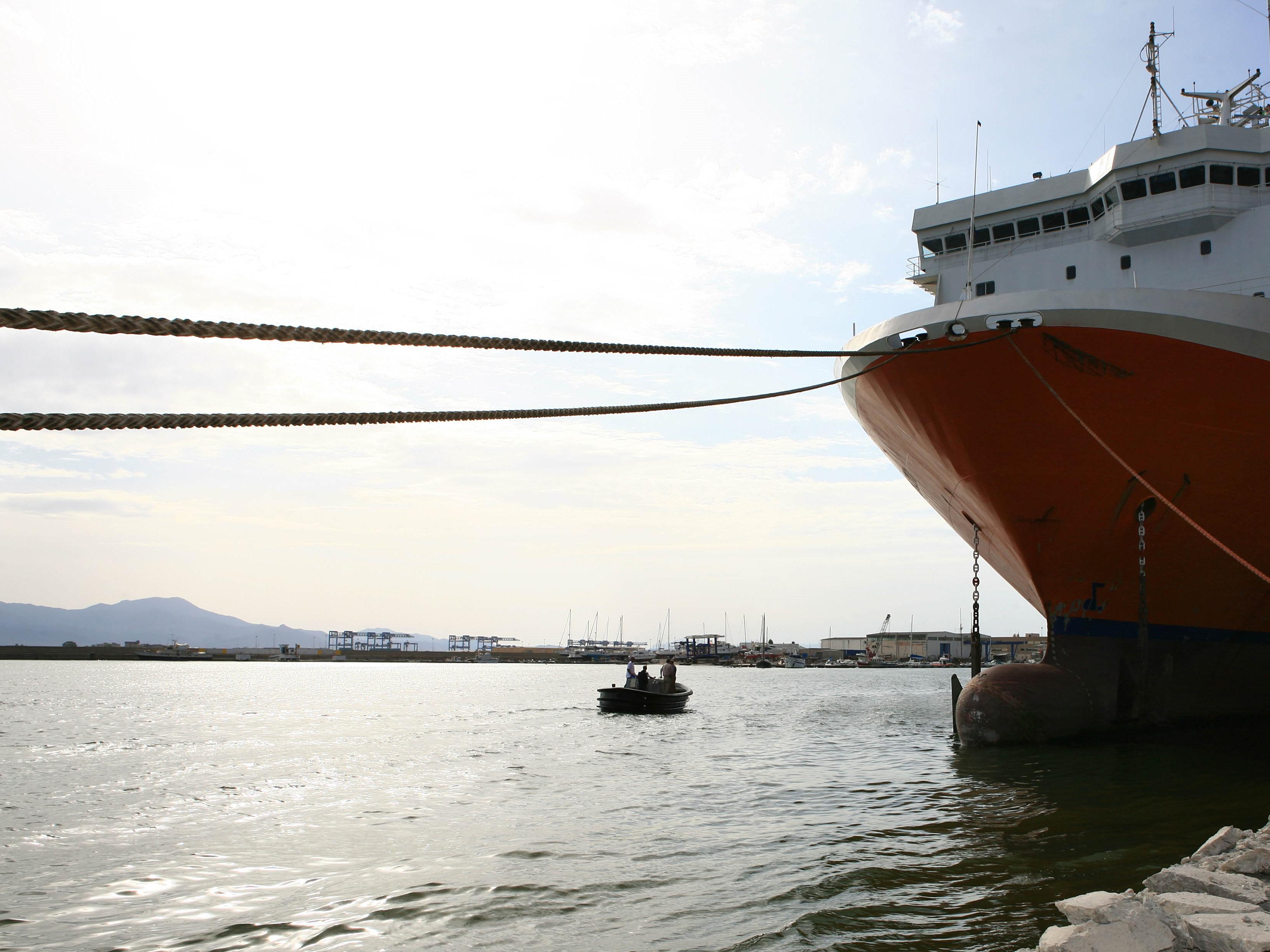 Ucraina, da domani vietato l'accesso a navi russe nei porti italiani