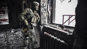 Ucraina, dalla Russia offerte di lavoro al fronte per scavare trincee