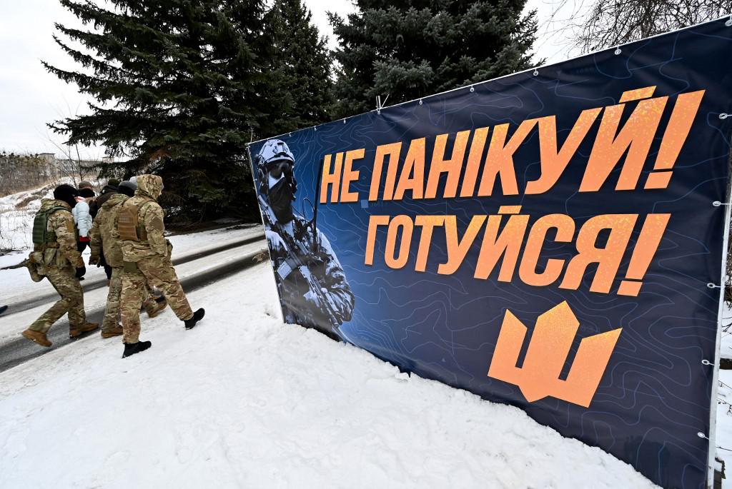Ucraina, Farnesina invita italiani a lasciare il Paese
