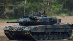 Ucraina, Germania ha deciso: invierà tank Leopard a Kiev