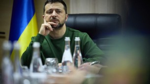 Ucraina, giù la fiducia in Zelensky dopo la destituzione di Zaluzhny