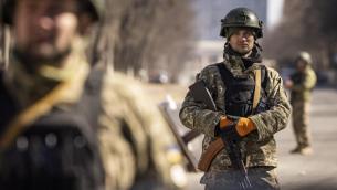 Ucraina, intelligence Kiev: "Cremlino punisce responsabili sconfitte militari"