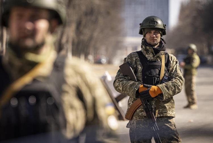 Ucraina, intelligence Kiev: "Cremlino punisce responsabili sconfitte militari"
