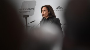 Ucraina, Kamala Harris: "Da Russia crimini contro l'umanità"