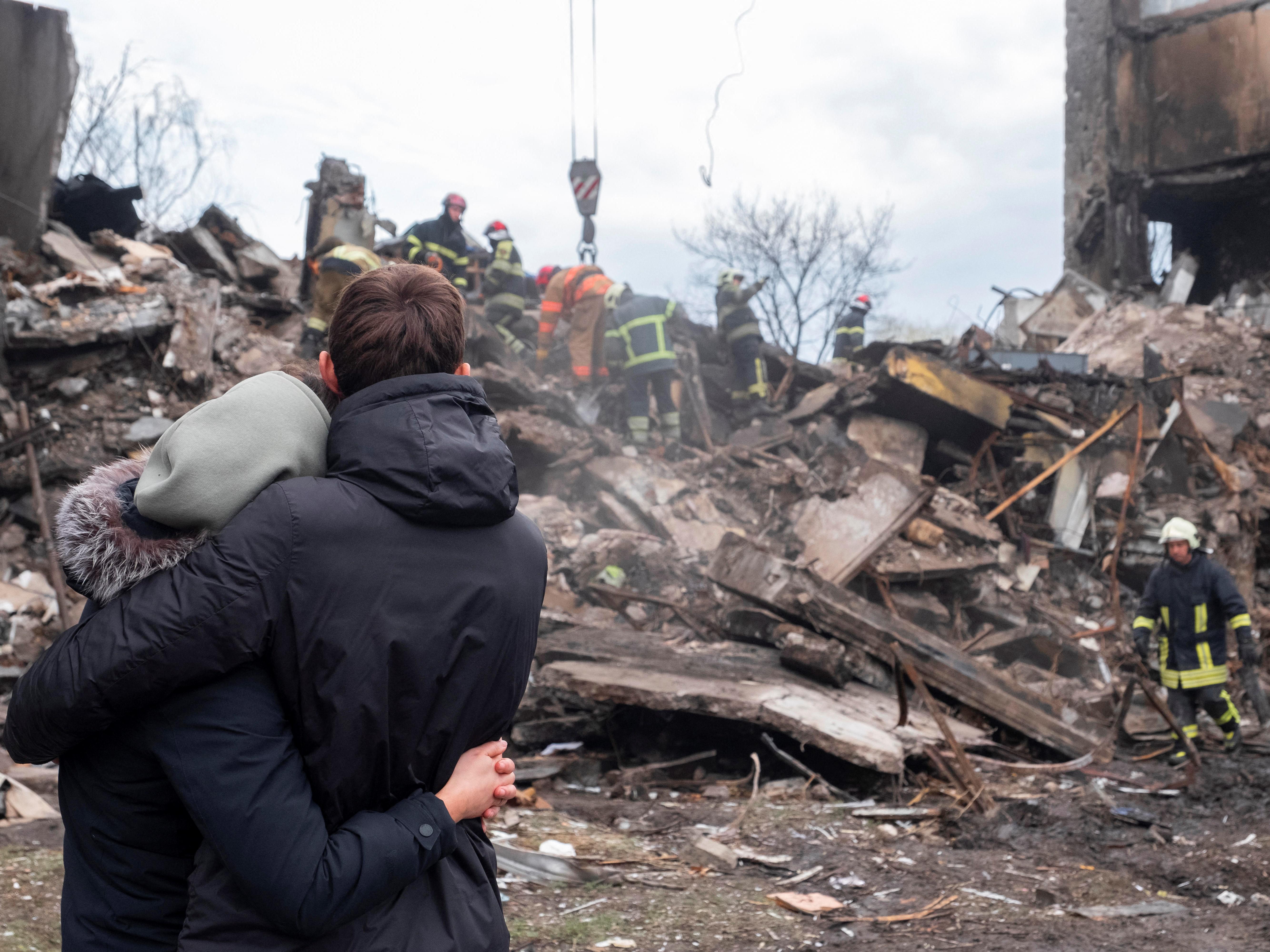 Ucraina, Kiev: "Mamma e figlia 15enne violentate, morte per ferite riportate"