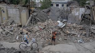 Ucraina, Kiev: pesanti raid russi su linea fronte Donetsk