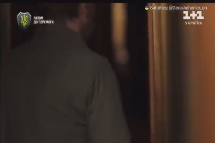 Ucraina, la stanza di Zelensky: "Ecco dove vivo" - Video